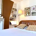 Parishome! Double Balcony, Art & Designer Touches