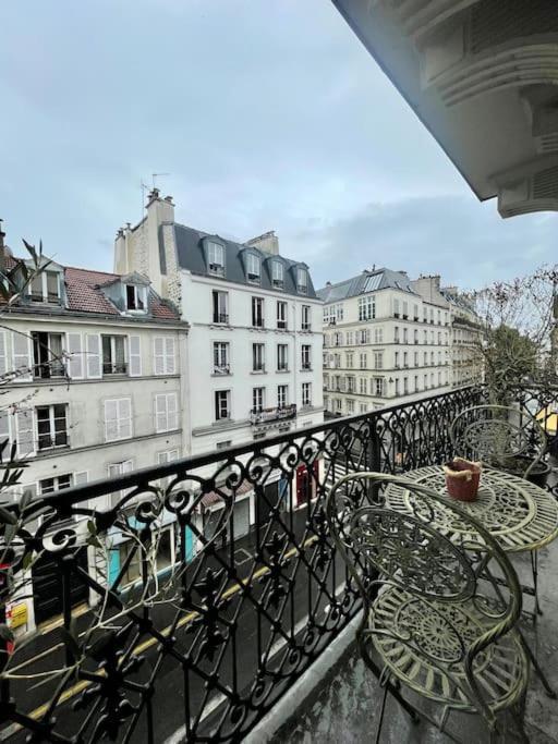 Appartement Parishome! Double Balcony, Art & Designer Touches Parijs