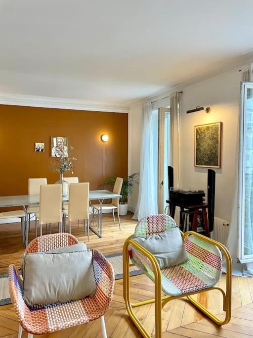 Parishome! Double Balcony, Art & Designer Touches Appartement Parijs