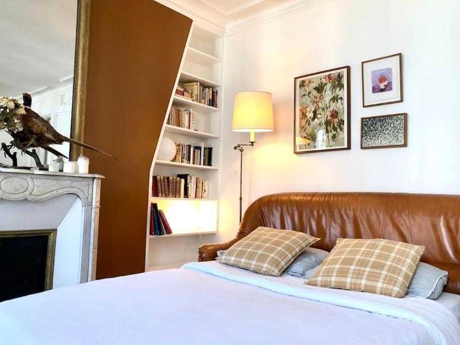 Parishome! Double Balcony, Art & Designer Touches *